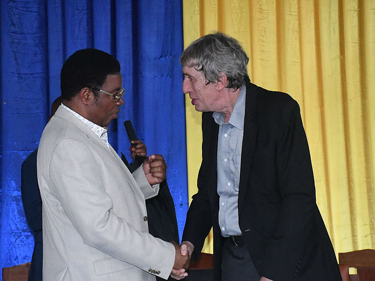 The Prime Minister of URT Hon. Kasim Majaliwa exchanging views with  Mr. Karl Peter Schönfisch the Resident Representative of Hanns Seidel Foundation for Tanzania and Uganda. 
