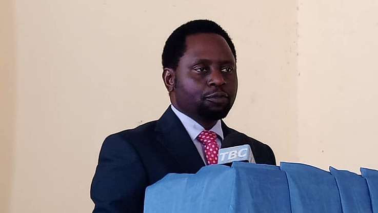 Dr. Festo John Dugange, Deputy Minister of State in the Prime Minister's Office (PO-RALG) addressing the participants of the local governance training in Iramba District. 